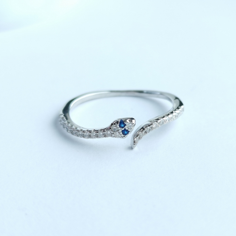 Sapphire Eyes Sterling Silver Snake Ring Serpent Size 8 🆕